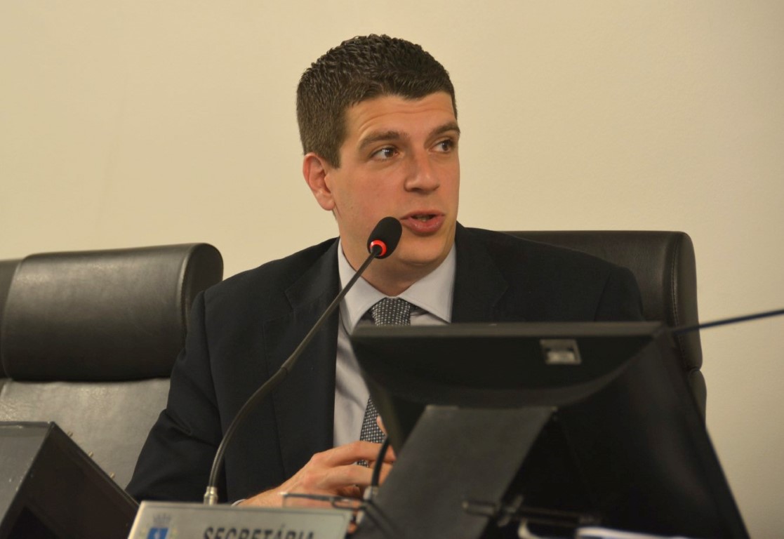 Requerimento solicita detalhes sobre a construção das escolas em tempo integral no município